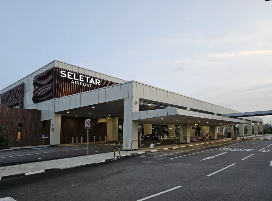 arrival by airport Seletar