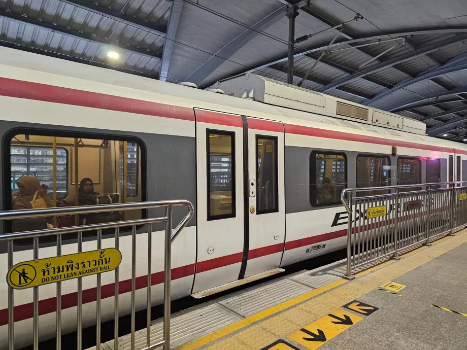 Subway platform in downtown Bangkok