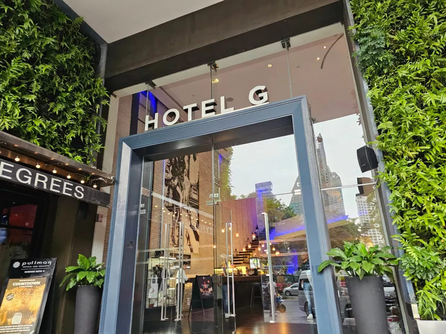 Entrance to the hotel